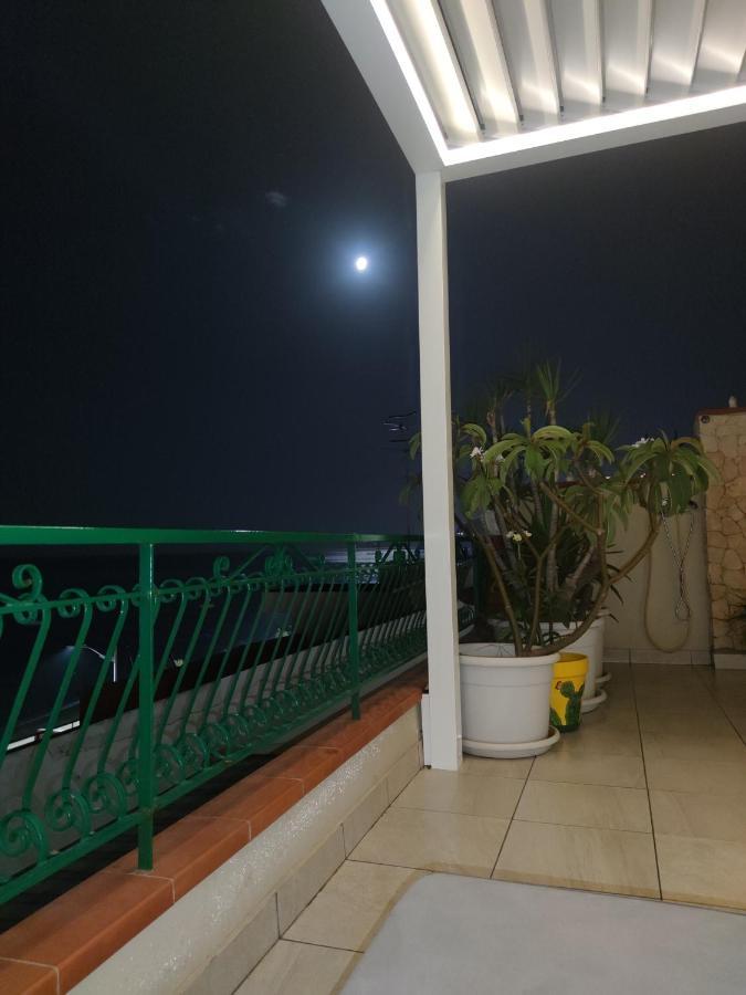 Attico Delle Pomelie Apartment Santa Teresa Di Riva Bagian luar foto