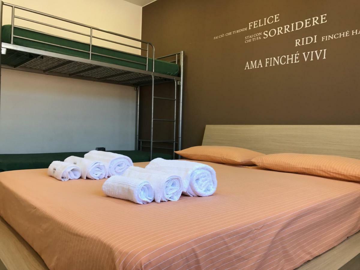 Attico Delle Pomelie Apartment Santa Teresa Di Riva Bagian luar foto