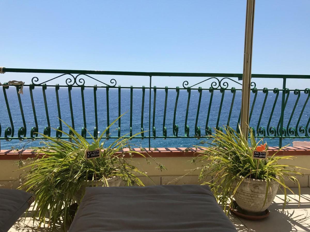 Attico Delle Pomelie Apartment Santa Teresa Di Riva Bagian luar foto