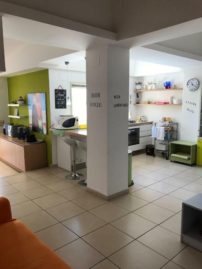 Attico Delle Pomelie Apartment Santa Teresa Di Riva Bagian luar foto