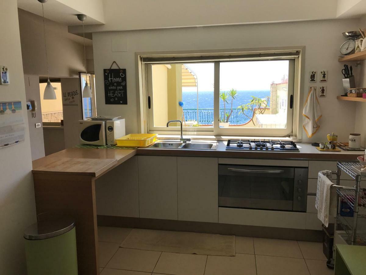 Attico Delle Pomelie Apartment Santa Teresa Di Riva Bagian luar foto